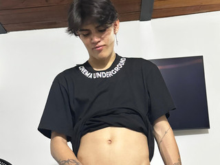 Completely naked🫣😏