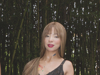 hoy spicy woman!