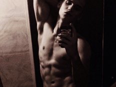 LEPOoloLEPO1 Live Webcam on BongaCams