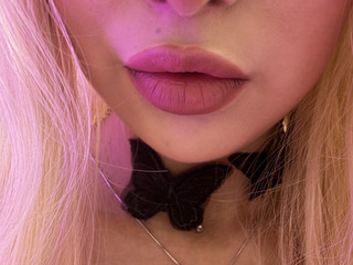 👱‍♀️👱‍♀️