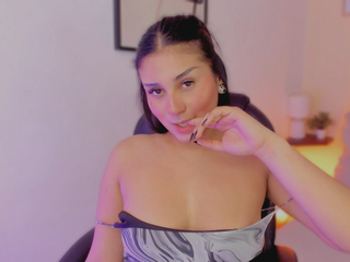 Get lost in my smile, take the opportunity