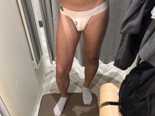 В примерочной 4