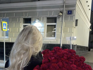 Flowers from Alexey. A gift during the stream 🌹