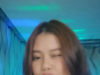 Too hot to handle, too pretty to resist. Still loo