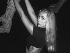 lizzyMeoww private show