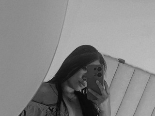 “A picture is worth a thousand moans 📷💋”