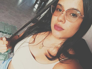 “Abre este álbum con una mano… y úsala bien.”