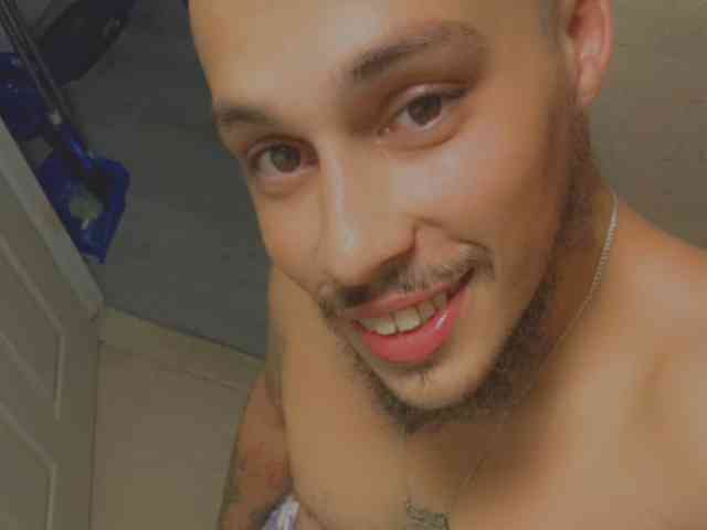 Yourwhiteboy32
