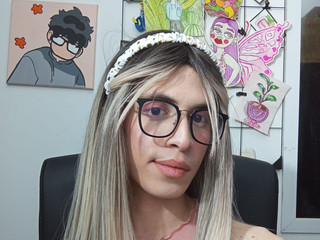 Strawberry girl 🍓