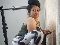 Th3Qu33n0fBigg3st Live Webcam on BongaCams