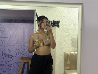 Trying on a new bikini for my day off  🌤