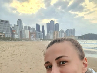 Mom, I'm in Busan