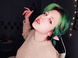 Webcam model CarolineRichter from BongaCams