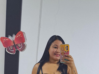 Your favorite fantasy, in the flesh 🧞‍♀️🔥