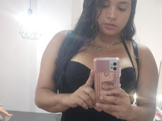 Thick & Naughty in Lingerie 😈🖤