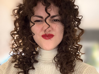 Shower me with kisses💋