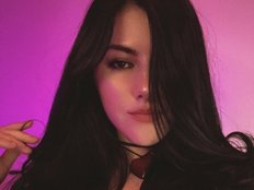 الصورة الرمزية لـclaireheart