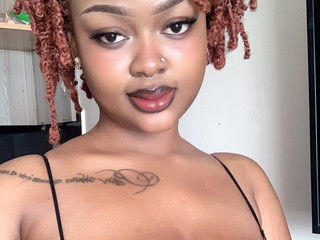 Thebustychichi