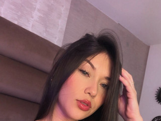 IM YOUR QUEEN