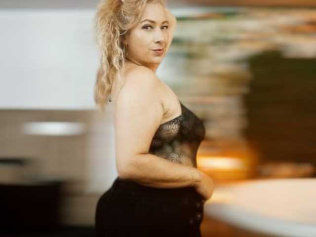 sofiacurvy