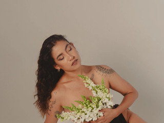 Your girl with flowers 💐