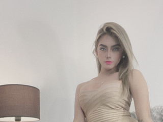 Catherine blond