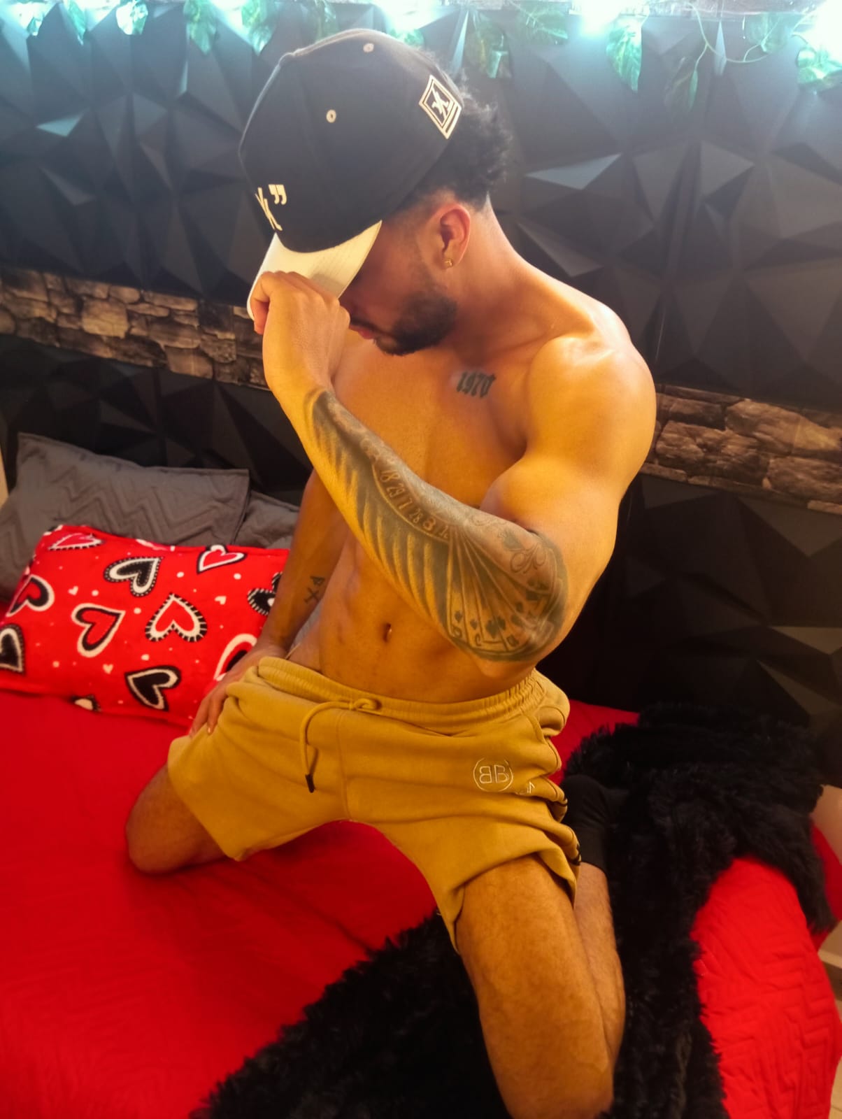 batmanhot7 sexi image: 1