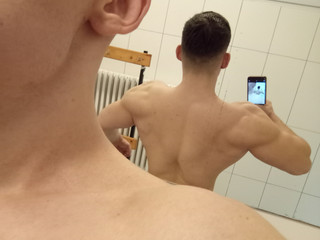 Wide back!