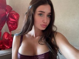 Imbaeva webcam model