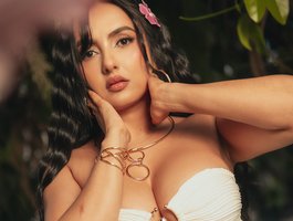 Live Chat with AshleyJhonson on BongaCams