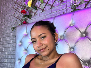 PRETTY SMILE