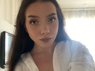 Eyes and décolleté