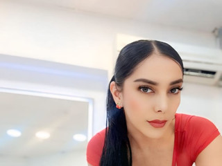 how look this outfit??