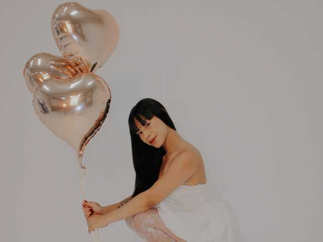 kimhilton-