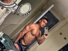 RjBarto Live Webcam on BongaCams