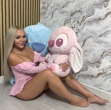 DaisyAbby03
