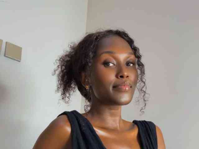 ebonyskinny