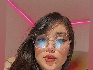 💋 Between my legs