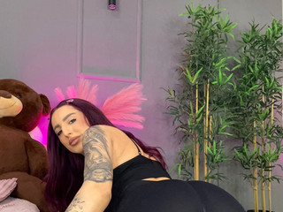 Black leggings and perfect curves