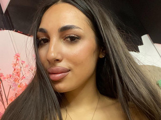 Try not to fall for me… it won’t work 💋