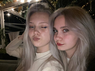 two blondes
