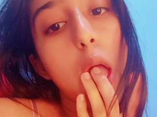 Play with me in private chat for better experience