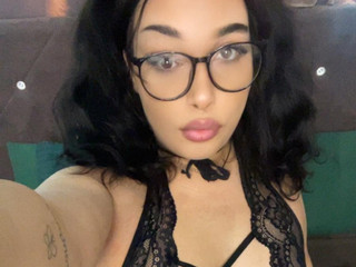 soft lace, sweet vibes and a mood you don’t want t