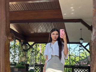 Feminine vibe
