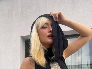 Blonde ninja