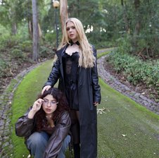 elsa-and-anna