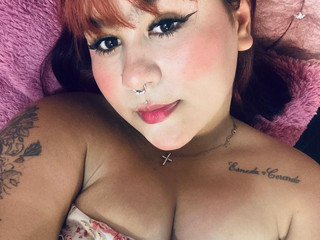 “Seduction at its perfect point 💋🔥”