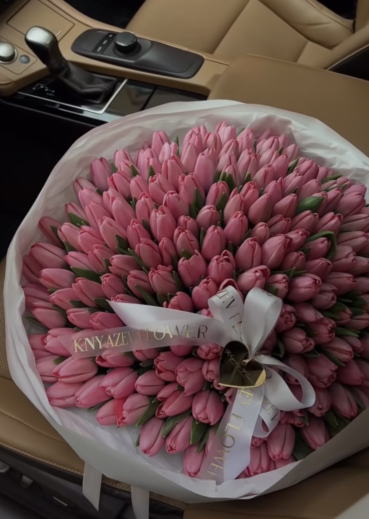 Hello_Kitty Delicate Flowers🥰😍 image: 4