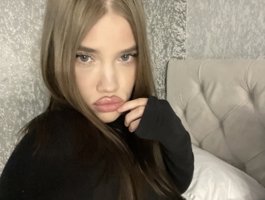 Glossmixdoll webcam