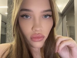 Glossmixdoll